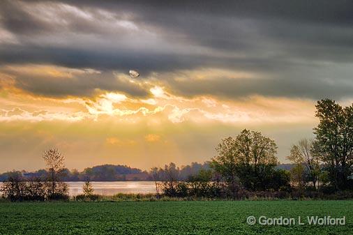 Irish Creek Sunrays_17030-1.jpg - Photographed near Kilmarnock, Ontario, Canada.